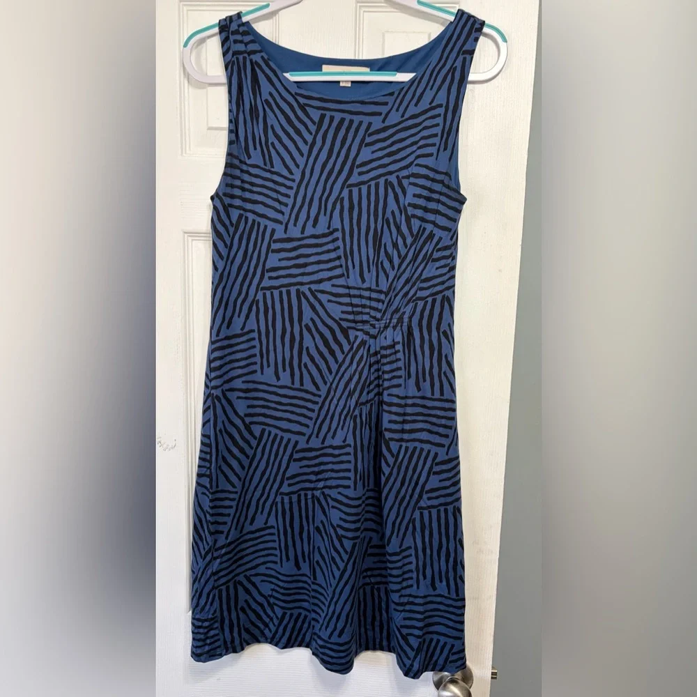 Blue Patterned Women's Skirt - Picture 2 of 4